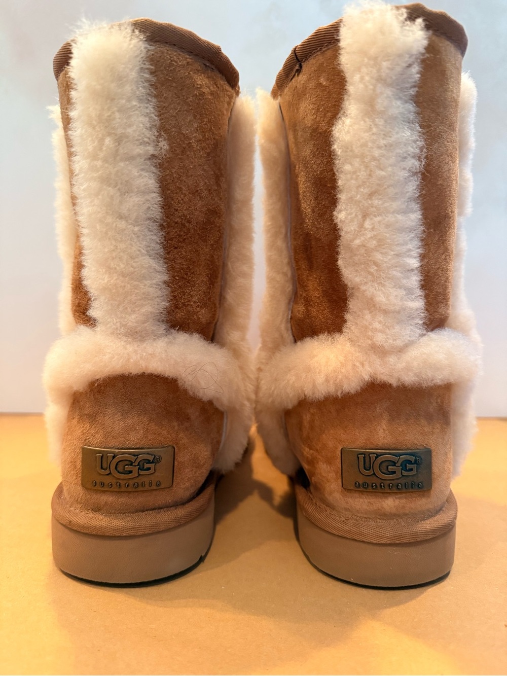 UGG Carter Suede Shearling Boots- NEVER WORN - Picture 6 of 8